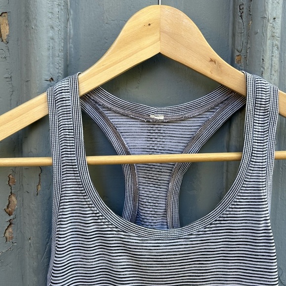Lululemon swiftly black and white striped tank, size 2 - Picture 9 of 11